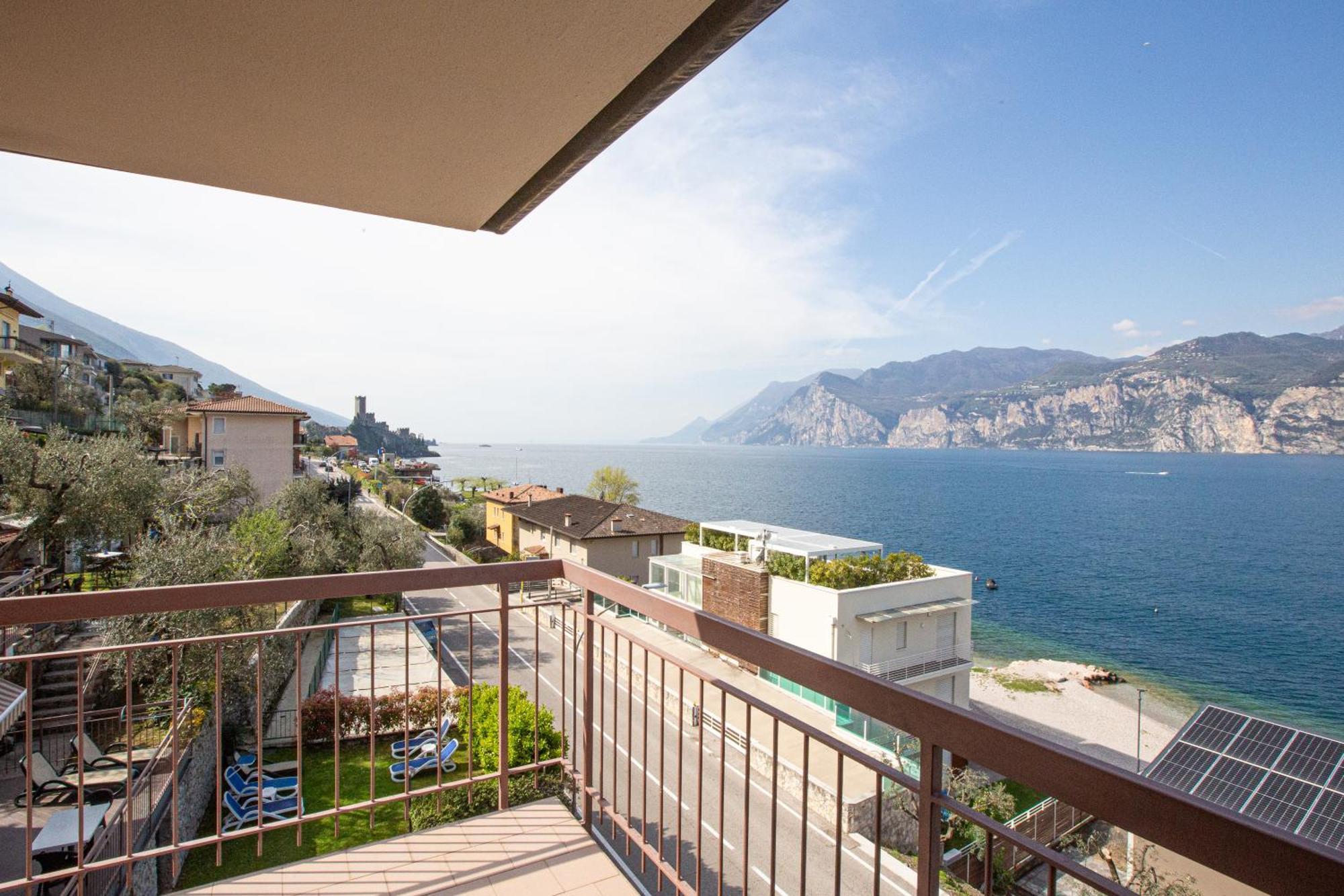 Villa Pifferi Малчезине Екстериор снимка